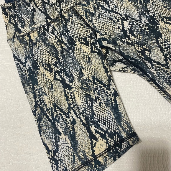 Python Snakeprint Soft Biker Shorts Medium - Picture 4 of 8